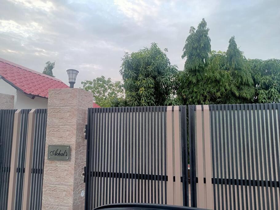 فيلا Achal Farm जंगल में मंगल غورغاون المظهر الخارجي الصورة